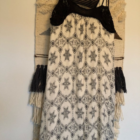 Beautiful detail maxi dress RYU from Nordstrom - Picture 3 of 11